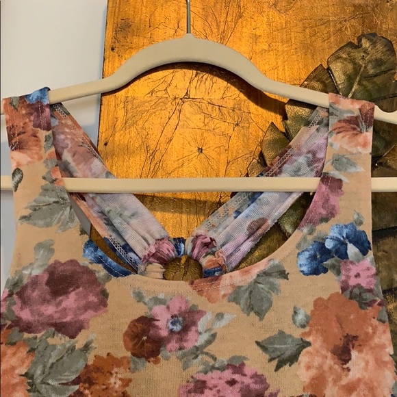 Crop top - Picture 3 of 4